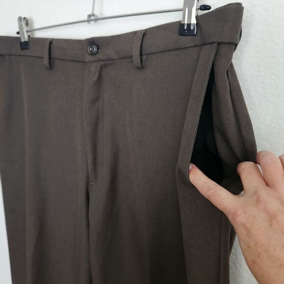 Haggar Men's Classic Flat Front Brown Casual Dress Pants Hidden Expandable Waist - Picture 3 of 8